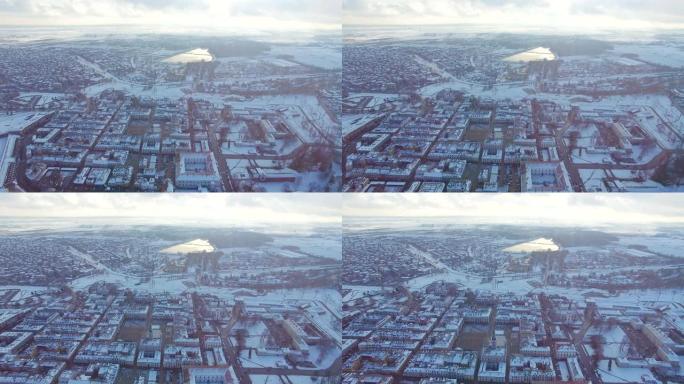 小镇的冬季空中无人机视图