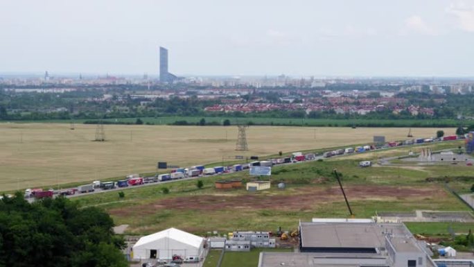 无人机飞越弗罗茨瓦夫郊区。