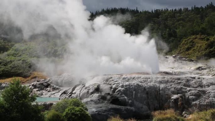 Pohutu和Te Tohu geyser
