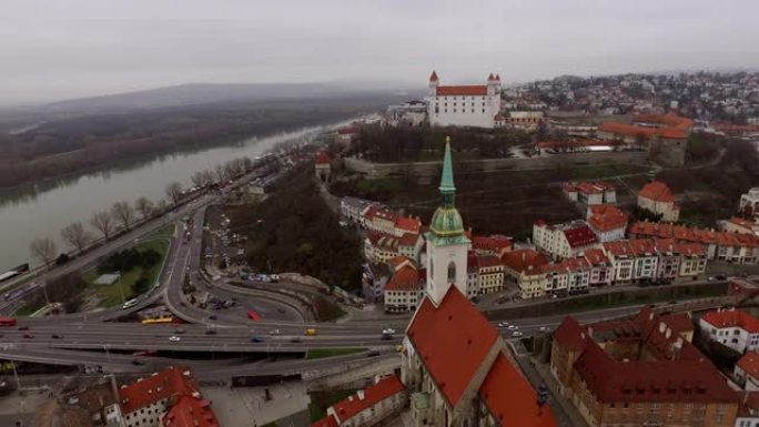 布拉迪斯拉发和多瑙河的鸟瞰图
