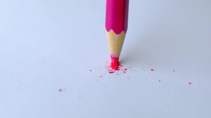 彩色铅笔头断裂