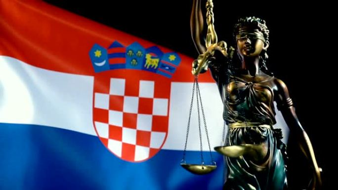 带有克罗地亚国旗的正义雕像