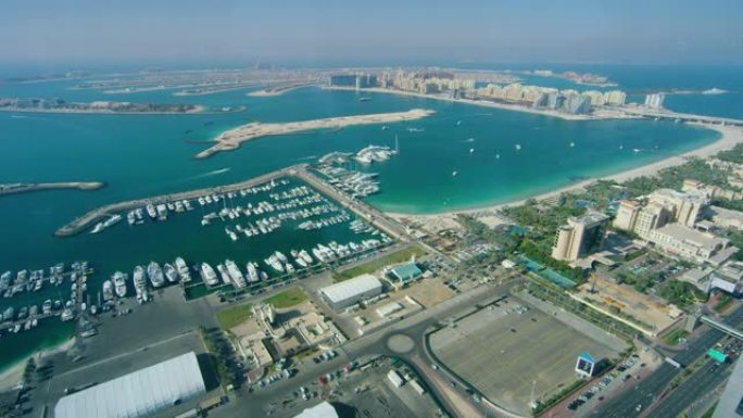 迪拜棕榈岛附近的码头