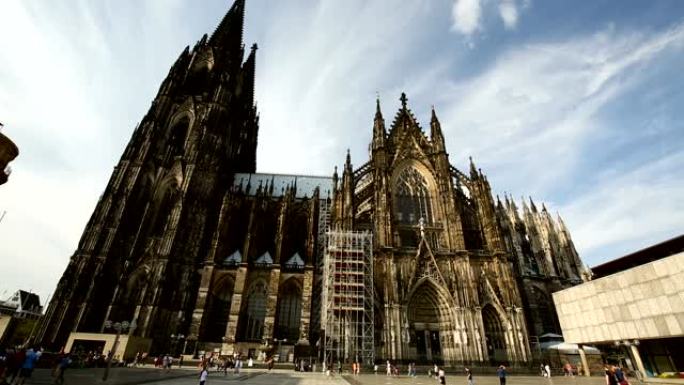 科隆大教堂，平移