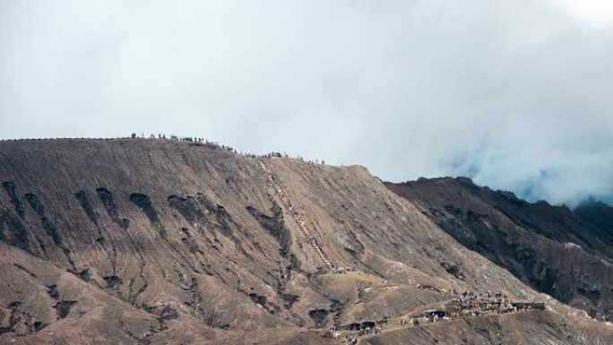 印度尼西亚东爪哇省布罗莫腾格里塞梅鲁国家公园的布罗莫火山 (Gunung Bromo) 的时间流逝。
