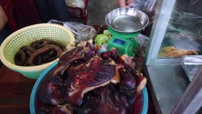 越南出售煮狗肉
