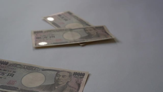 下跌10000日元钞票
