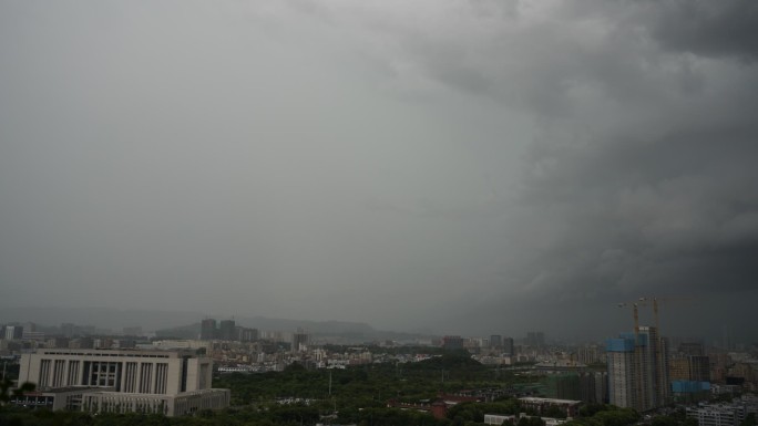 东莞厚街暴雨强对流天气