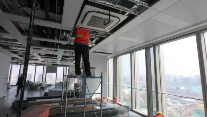 吊顶 龙骨安装 工人装 安装 吊顶龙骨