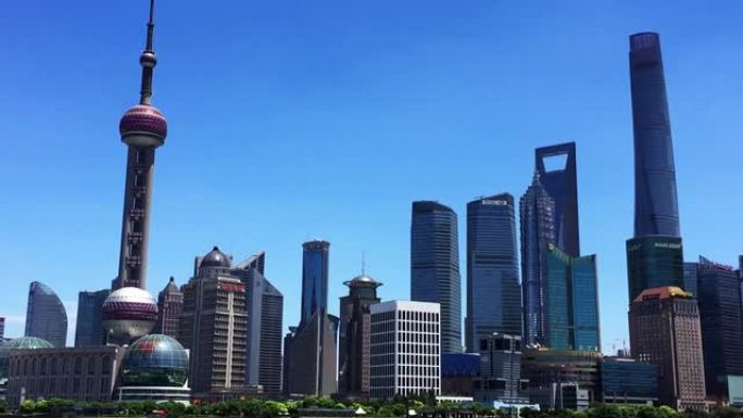外滩全景 -- 中国上海珍珠塔和环球金融中心