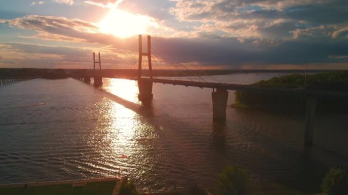 日落2的密西西比河大桥