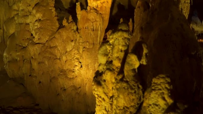 格鲁吉亚西部的普罗米修斯洞穴-喀斯特洞穴