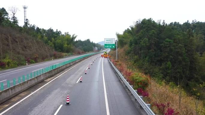航拍高速公路公路养护维修2