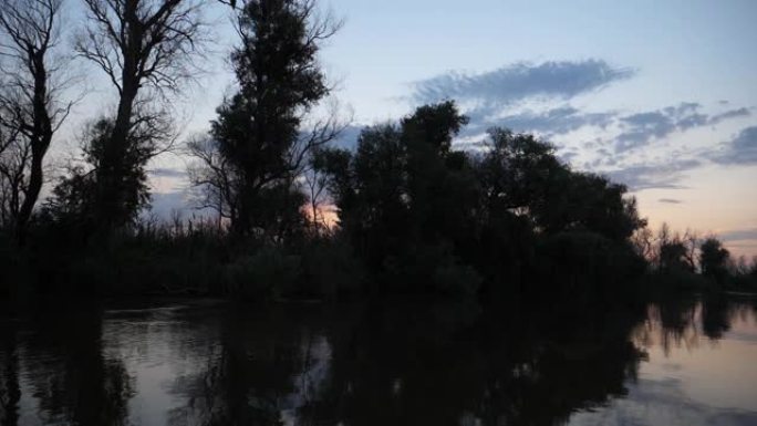 伏尔加河上的早晨
