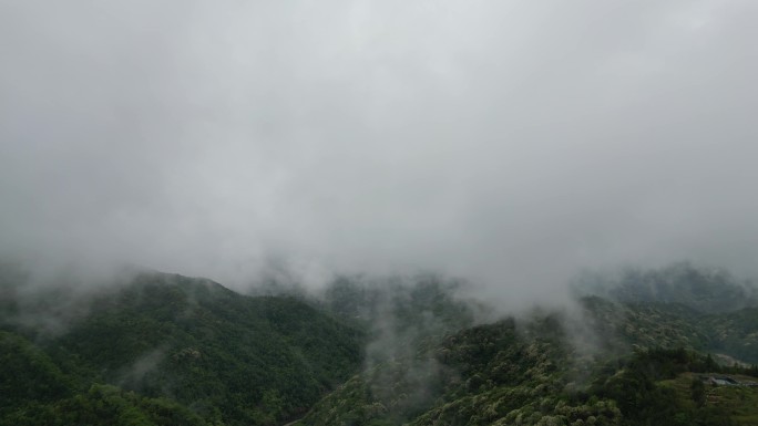 深山云雾缭绕   雨中航拍俯瞰大地山脉