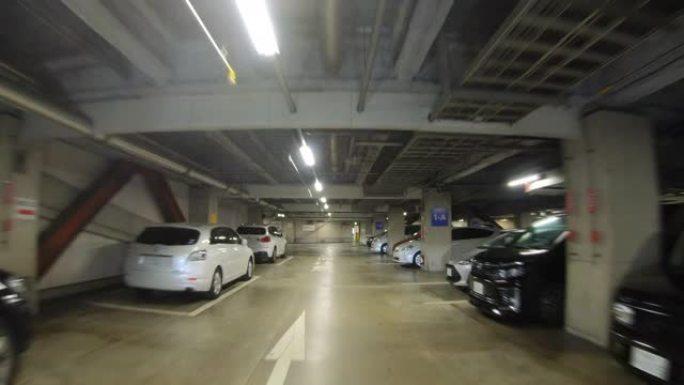 地下室停车区