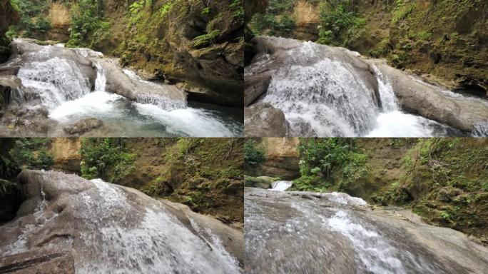 美丽的凉爽蓝洞 (Blue Hole) 是牙买加奥乔里奥斯 (Ocho Rios Jamaica) 