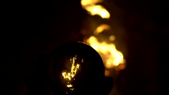 水晶球中的营火反射，魔法能量，女巫预测，萨满教神秘主义