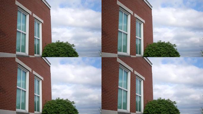 在红砖建筑ALT中建立二层窗户的镜头