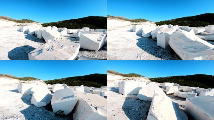 在工业大理石采石场用巨大的大理石砌块行走POV