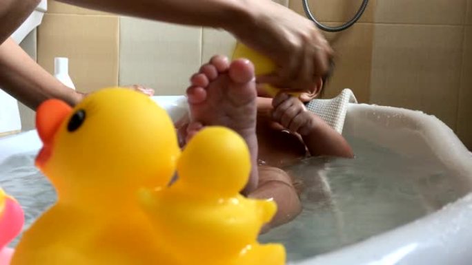 婴儿新生儿洗澡时间