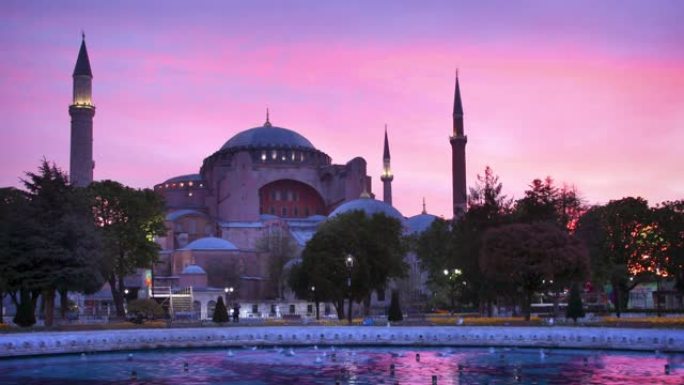 伊斯坦布尔圣索菲亚大教堂 (Ayasofya) 日出时的延时