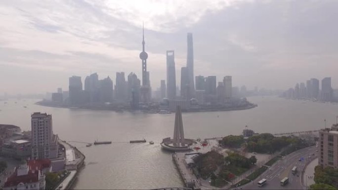 空中无人机在上海浦东陆家嘴升空。