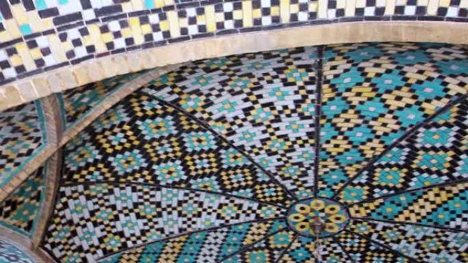 德黑兰一座宫殿的马赛克天花板