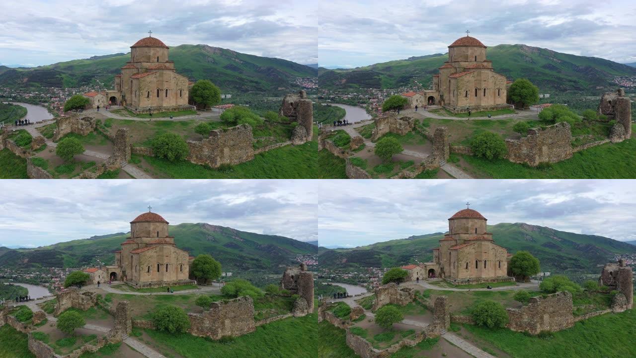 鸟瞰图。早期东正教建筑的杰作Jvari修道院