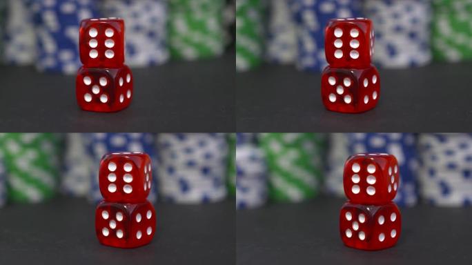 扑克游戏背景上的两个红色骰子