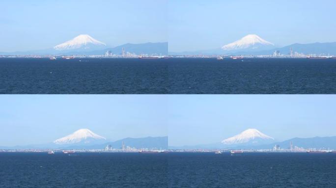 从东京湾的Umihotaru看富士山和横滨港