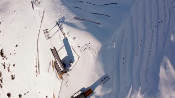 奥地利阿尔卑斯山滑雪胜地的鸟瞰图