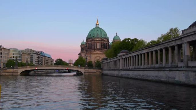 德国柏林的柏林大教堂 (Berliner Dom)