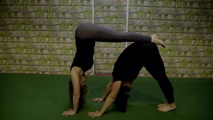 双人瑜伽-力量瑜伽练习