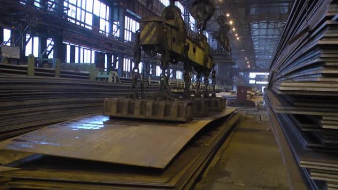 冶金厂的平板轧机。