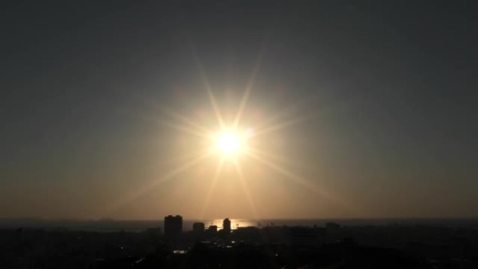 冲绳那霸市区日落景