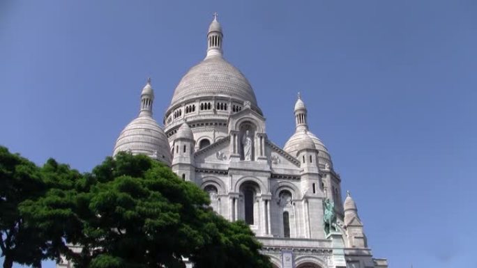 巴黎蒙马特山上的圣心大教堂