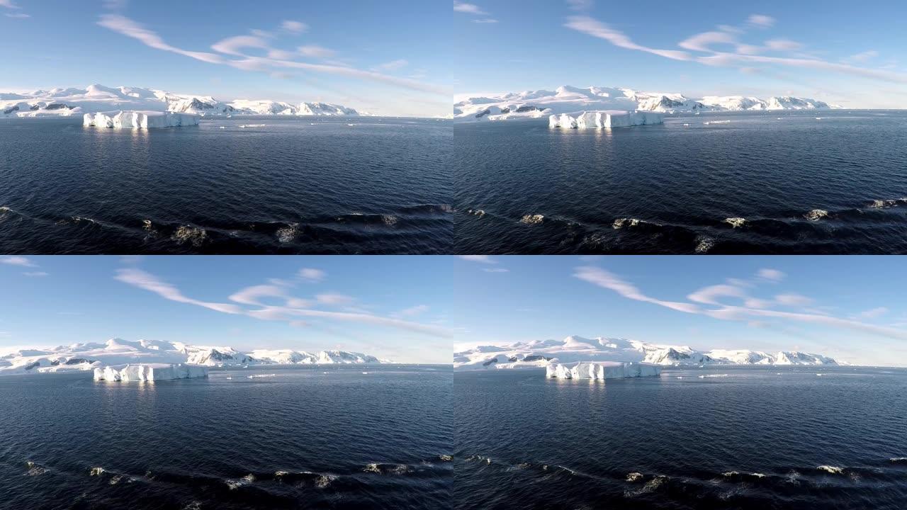 南极半岛沿岸的冰山和山脉