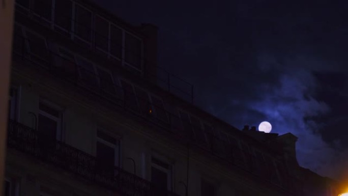 香榭丽舍大街上的满月巴黎法国建筑之夜