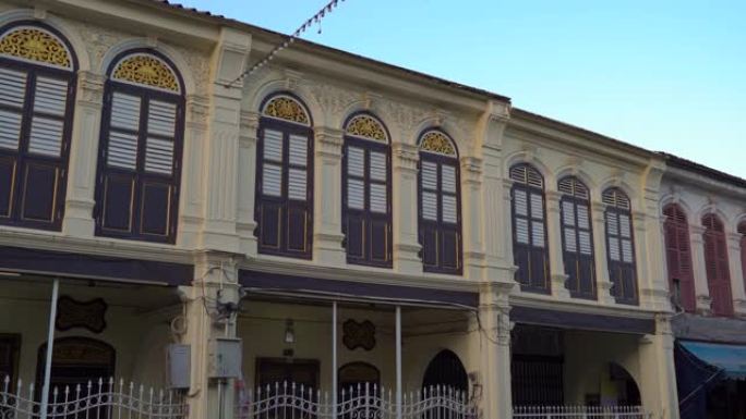 Steadicam拍摄了泰国普吉岛普吉镇旧城区的历史建筑。泰国旅游概念