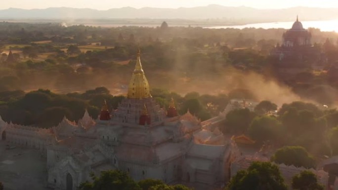 缅甸蒲甘阿难神庙和景观的鸟瞰图