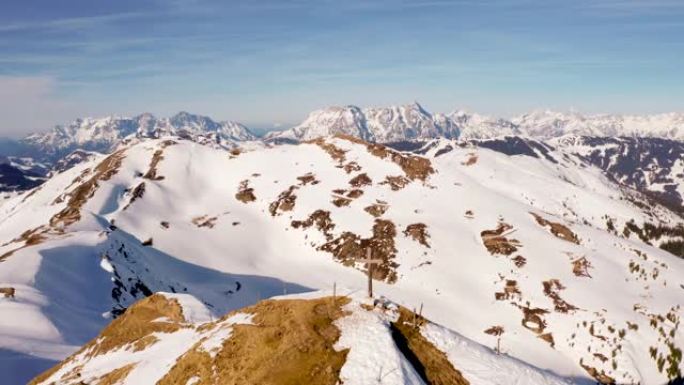 奥地利阿尔卑斯山滑雪胜地的鸟瞰图
