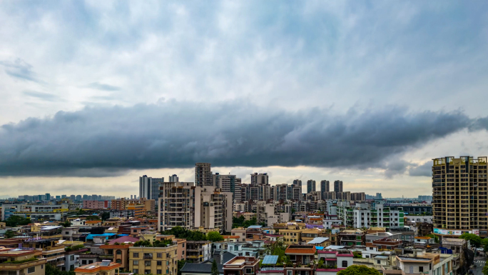 强对流天气暴雨后放晴的天空