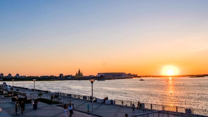 俄罗斯下诺夫哥罗德。日间流逝，伏尔加河的景色，奥卡和伏尔加河的汇合处，下诺夫哥罗德箭，奥卡河口。