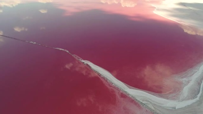神秘自然现象粉红盐湖