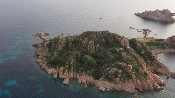 撒丁岛海岸线Isola dell'Ogliastra的鸟瞰图