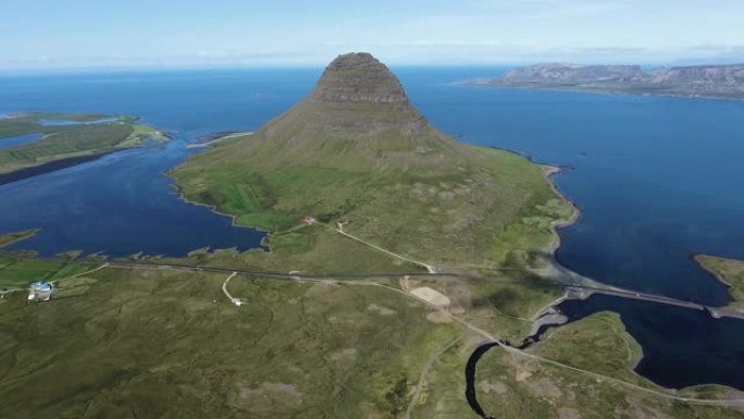 柯克朱费尔鸟瞰图。冰岛