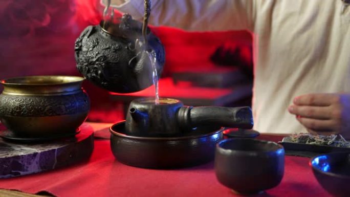 茶几上的中国传统茶道，特写，