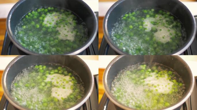 在沸水中煮豌豆