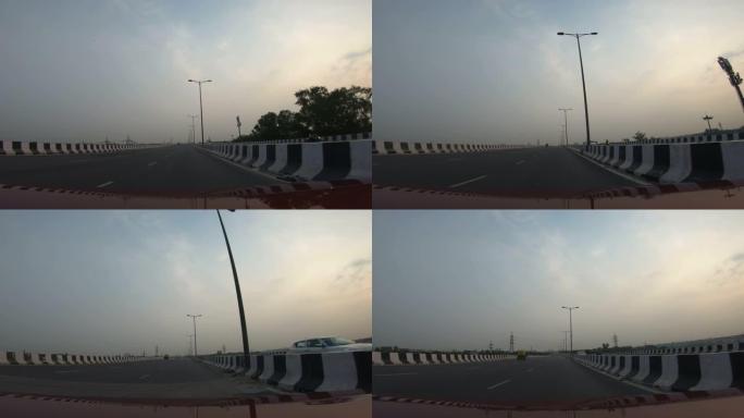 德里中午多云的交通